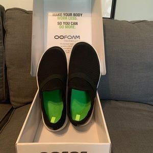 Oofos Women’s shoe/sneaker